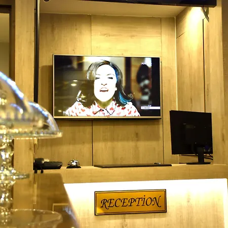 Bonne Sante Hotel 3*